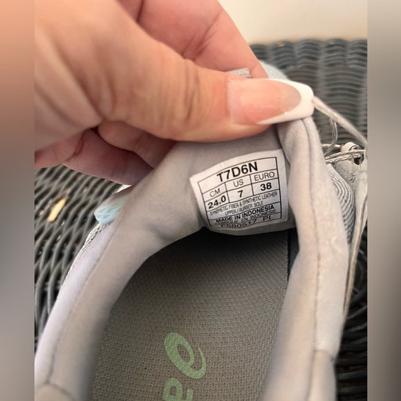 ASICS Dynamis Women’s Size 7 - Picture 4 of 4